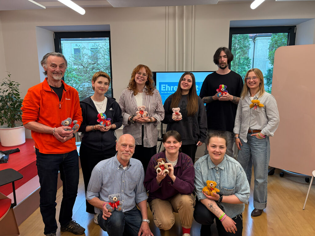 Die Volunteers 2026 bei der Münchner Aids-Hilfe